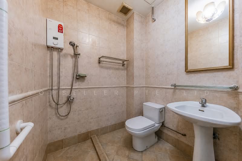 Semi D in D21 Upper Bukit Timah, , 4 Bedrooms, 2,868 sqft, Semi-Detached House For Sale, by Wes Teo, 500232085 - Bathroom - PropertyGuru.com.sg