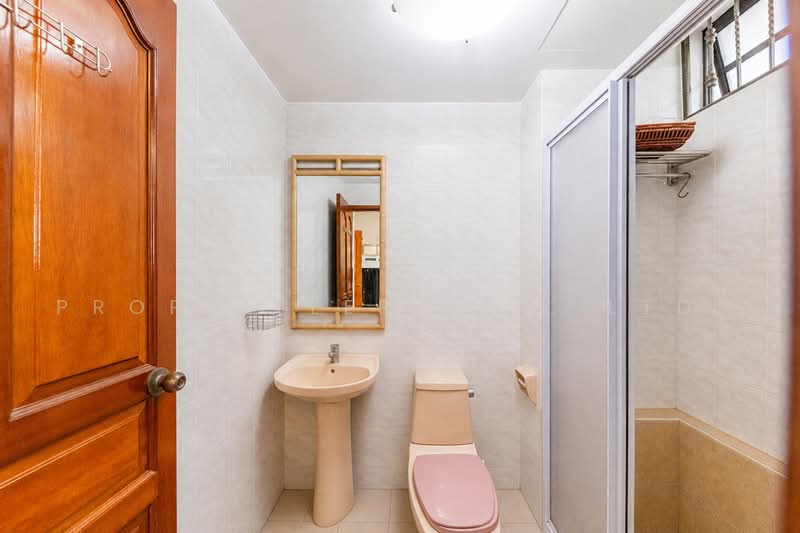 Semi D in D21 Upper Bukit Timah, , 4 Bedrooms, 2,868 sqft, Semi-Detached House For Sale, by Wes Teo, 500232085 - Bathroom - PropertyGuru.com.sg
