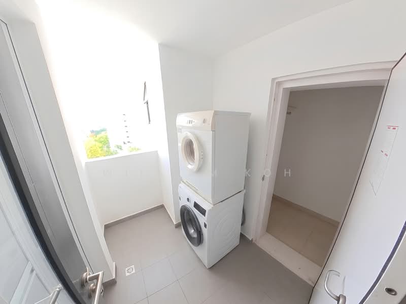 My Manhattan, 33 Simei Street 3, 3 Bedrooms, 1,152 sqft, Condominium For Rent, by William Koh, 500232088 - Balcony - PropertyGuru.com.sg