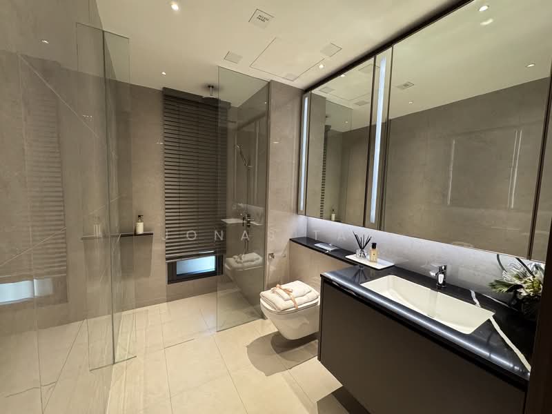 One Marina Gardens, 3 Marina Gardens Lane, Boat Quay / Raffles Place / Marina, 3 Bedrooms, 1,012 sqft, Apartment For Sale, by Jonas Tan, 500232091 - Bathroom - PropertyGuru.com.sg