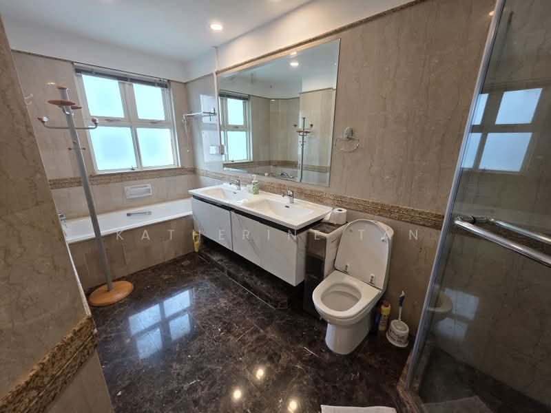 Holt Residences, 5 Holt Road, 4 Bedrooms, 2,056 sqft, Condominium For Rent, by Katherine Tan, 500232095 - Bathroom - PropertyGuru.com.sg