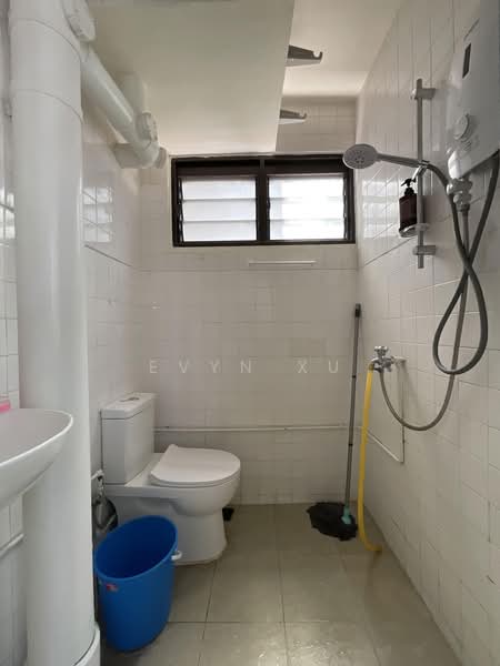 530 Bedok North Street 3, 530 Bedok North Street 3, Room Rental, 150 sqft, HDB Flat For Rent, by Evyn Xu, 500232101 - Bathroom - PropertyGuru.com.sg