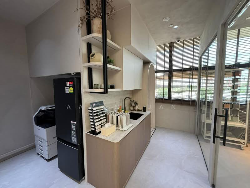 Midview City, 18 Sin Ming Lane, 1,432 sqft, Light Industrial (B1) For Sale, by Aaron Kuan, 500232108 - Pantry - CommercialGuru.com.sg