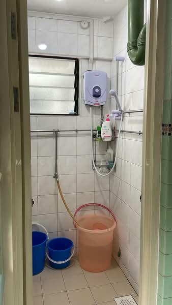 159 Lorong 1 Toa Payoh, 159 Lorong 1 Toa Payoh, Balestier / Toa Payoh, Room Rental, 180 sqft, HDB Flat For Rent, by Michelle Lee, 500232118 - Bathroom - PropertyGuru.com.sg