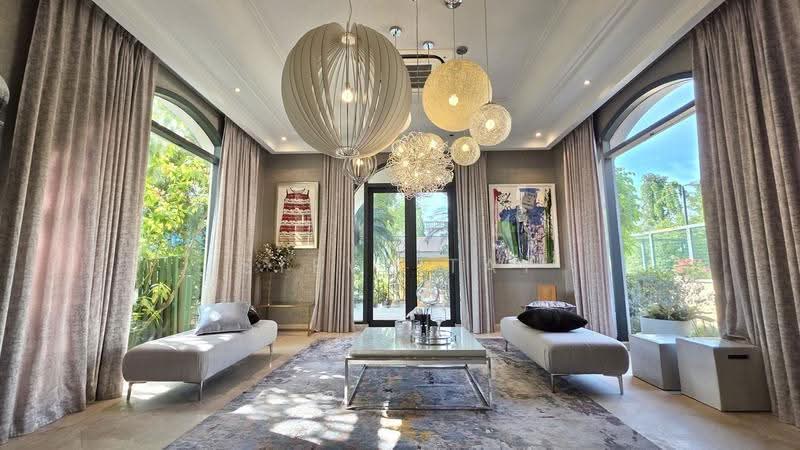 Prominent 50m Frontage, Elevated GCB Plot. A&A or Rebuilt. Convenient, Near MRT, NYPS, Tanglin / Holland / Bukit Timah, 9 Bedrooms, 10,000 sqft, Good Class Bungalow For Sale, by Steve Tay, 500232119 - Living Room - PropertyGuru.com.sg