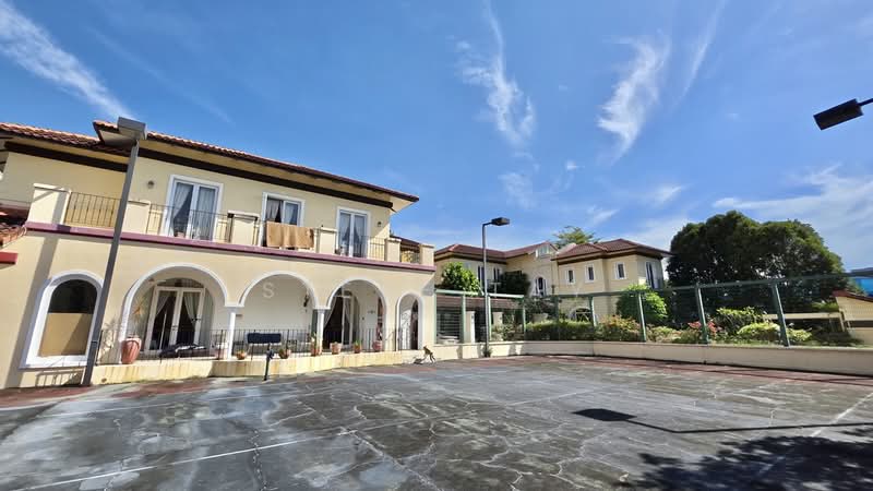 Prominent 50m Frontage, Elevated GCB Plot. A&A or Rebuilt. Convenient, Near MRT, NYPS, Tanglin / Holland / Bukit Timah, 9 Bedrooms, 10,000 sqft, Good Class Bungalow For Sale, by Steve Tay, 500232119 - Exterior - PropertyGuru.com.sg