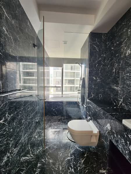 Helios Residences, 15 Cairnhill Circle, 2 Bedrooms, 1,281 sqft, Condominium For Rent, by VINCENT LYE, 500232126 - Bathroom - PropertyGuru.com.sg