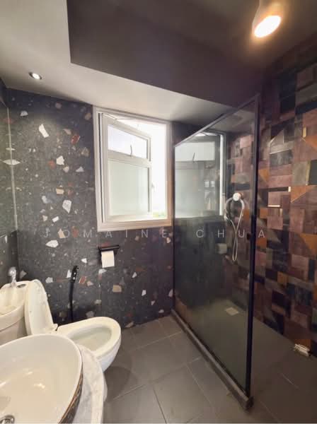 626A Tampines Street 61, 626A Tampines Street 61, 3 Bedrooms, 1,001 sqft, HDB Flat For Sale, by Jomaine Chua, 500232128 - Master Bathroom - PropertyGuru.com.sg