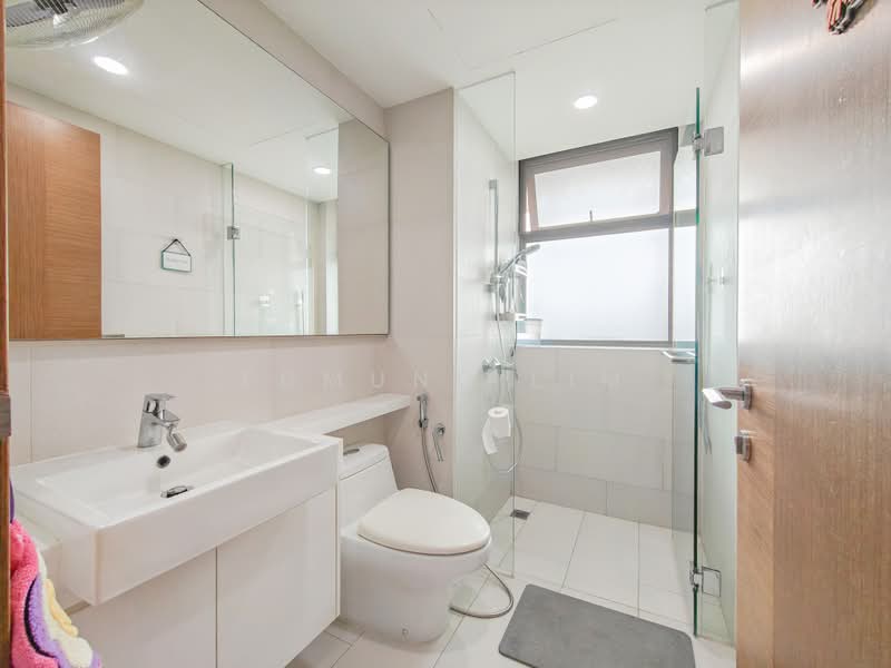 The Topiary, 21 Fernvale Lane, 3 Bedrooms, 1,044 sqft, Executive Condominium For Sale, by Edmund Lim, 500232135 - Bathroom - PropertyGuru.com.sg