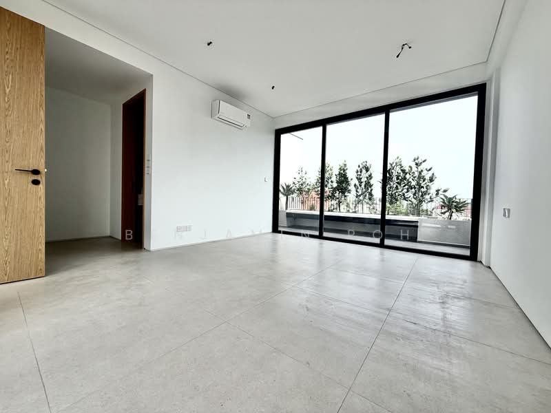 BRAND NEW SEMID, MOVE IN READY!!!, KOVAN VICINITY, 7 Bedrooms, 7,000 sqft, Semi-Detached House For Sale, by Benjamin Poh, 500232139 - Bedroom - PropertyGuru.com.sg