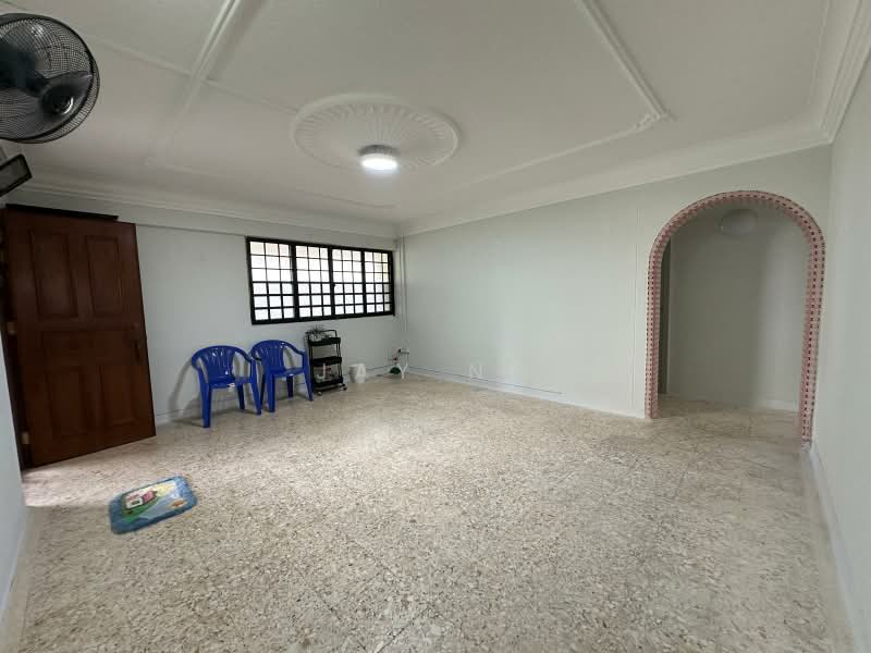 707 Clementi West Street 2, 707 Clementi West Street 2, 3 Bedrooms, 989 sqft, HDB Flat For Sale, by Jay Ng, 500232141 - Living Room - PropertyGuru.com.sg