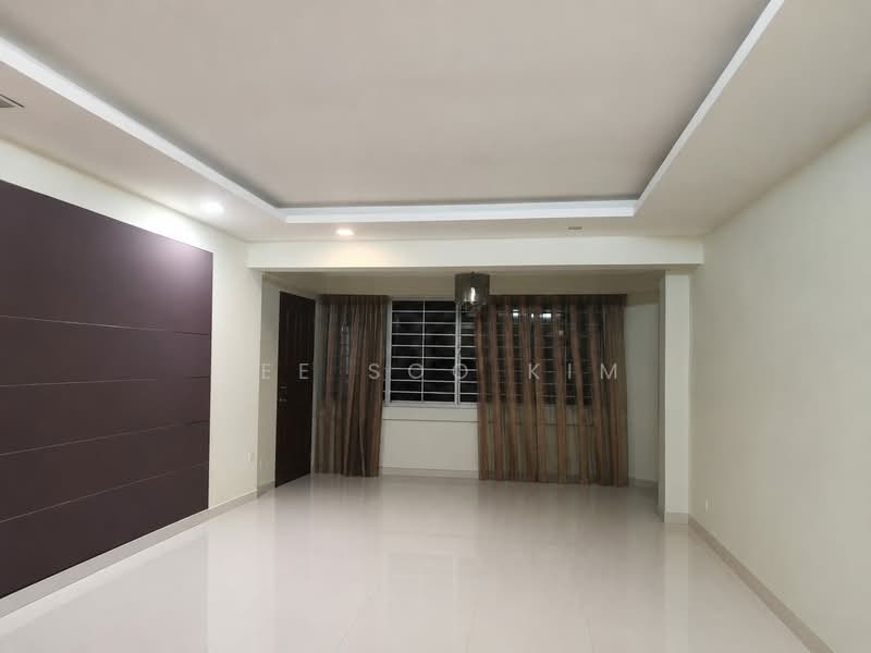 263 Jurong East Street 24, 263 Jurong East Street 24, 3 Bedrooms, 1,302 sqft, HDB Flat For Sale, by Lee Soo Kim, 500232173 - Spacious Living Room - PropertyGuru.com.sg