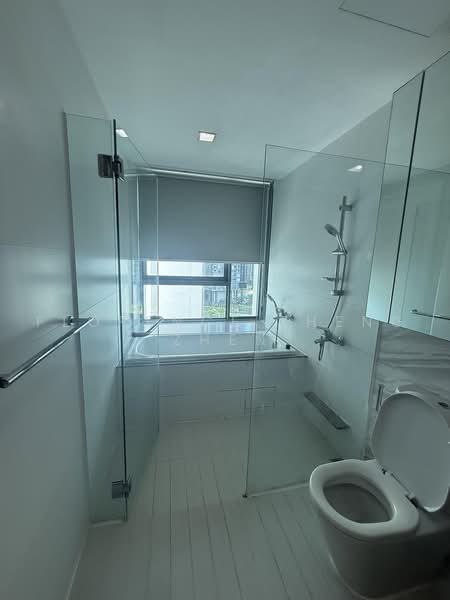 Hundred Trees, 85 West Coast Drive, 4 Bedrooms, 1,475 sqft, Condominium For Sale, by Florence Zheng Zhen, 500232203 - Bathroom - PropertyGuru.com.sg