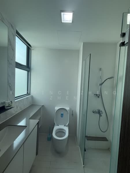 Hundred Trees, 85 West Coast Drive, 4 Bedrooms, 1,475 sqft, Condominium For Sale, by Florence Zheng Zhen, 500232203 - Bathroom - PropertyGuru.com.sg