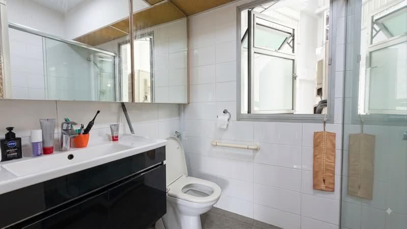 108B Canberra Walk, 108B Canberra Walk, 3 Bedrooms, 1,001 sqft, HDB Flat For Sale, by Lee Heng Wei, 500232209 - Bathroom - PropertyGuru.com.sg