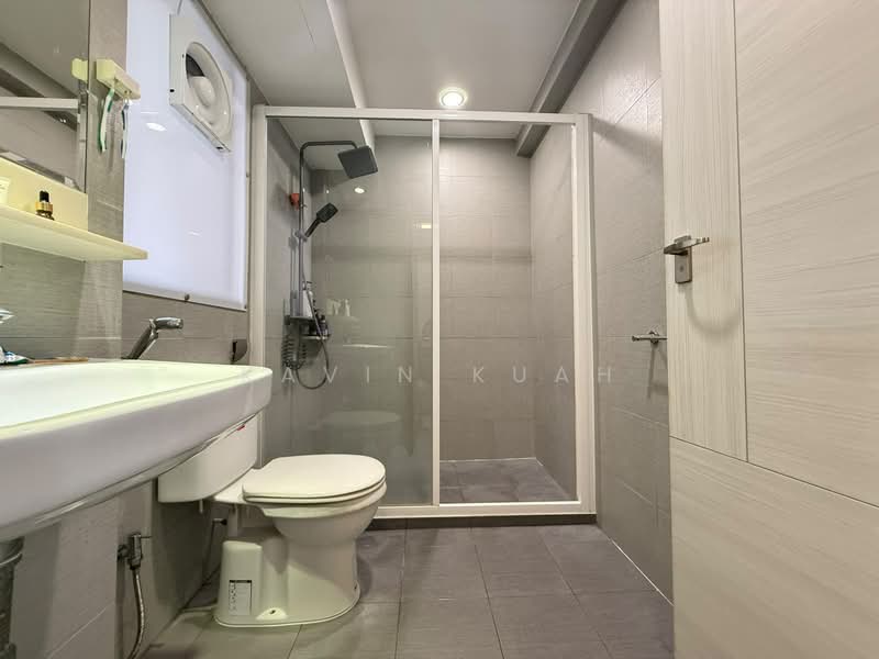 138A Yuan Ching Road, 138A Yuan Ching Road, 3 Bedrooms, 1,130 sqft, HDB Flat For Sale, by Kavin Kuah, 500232212 - Bathroom - PropertyGuru.com.sg