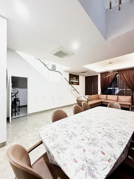 Kovan Road, , 5 Bedrooms, 4,000 sqft, Terraced House For Sale, by Bjorn Chua, 500232214 - Living Room - PropertyGuru.com.sg