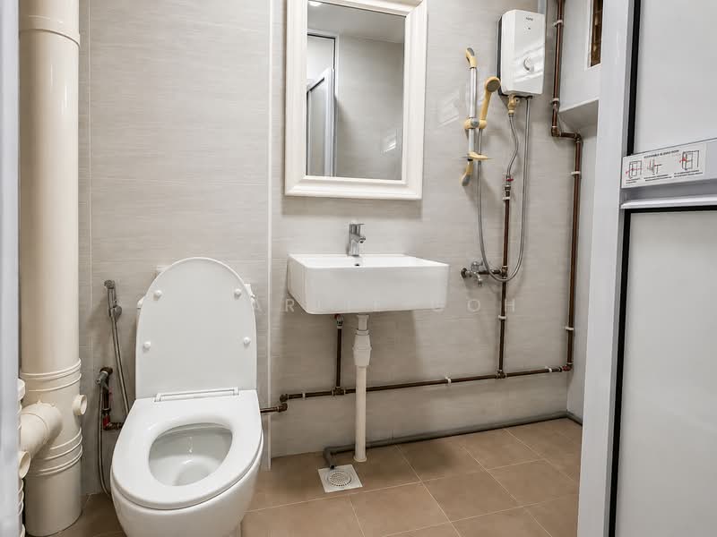 425 Choa Chu Kang Avenue 4, 425 Choa Chu Kang Avenue 4, 3 Bedrooms, 1,119 sqft, HDB Flat For Sale, by Charlie Goh, 500232219 - Bathroom - PropertyGuru.com.sg
