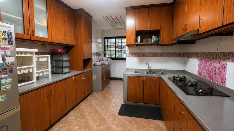 425 Choa Chu Kang Avenue 4, 425 Choa Chu Kang Avenue 4, 3 Bedrooms, 1,119 sqft, HDB Flat For Sale, by Charlie Goh, 500232219 - Kitchen - PropertyGuru.com.sg