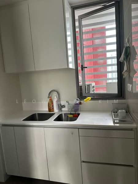 Starlight Suites, 11 River Valley Close, 4 Bedrooms, 1,824 sqft, Condominium For Sale, by Leow Siew Kim, 500232221 - Kitchen - PropertyGuru.com.sg