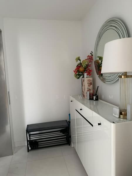 Starlight Suites, 11 River Valley Close, 4 Bedrooms, 1,824 sqft, Condominium For Sale, by Leow Siew Kim, 500232221 - Entrance - PropertyGuru.com.sg