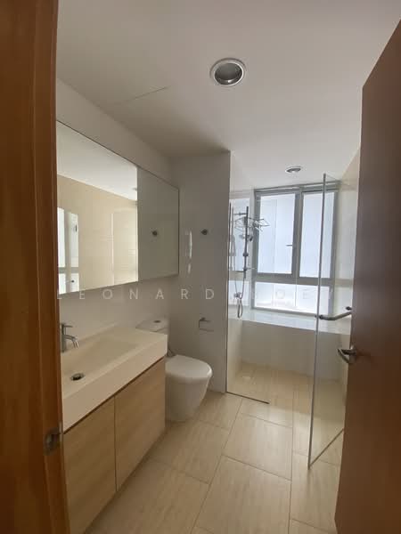 Clover By The Park, 2 Bishan Street 25, 4 Bedrooms, 1,745 sqft, Condominium For Rent, by Leonard Boey, 500232223 - Bathroom - PropertyGuru.com.sg