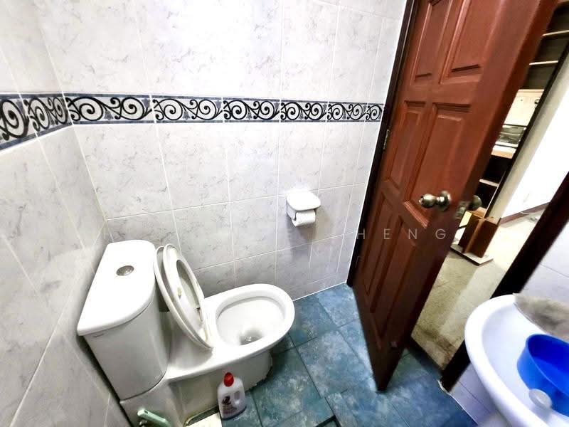 Global Ville, 20 Jalan Raja Udang, Balestier / Toa Payoh, 3 Bedrooms, 915 sqft, Condominium For Rent, by Florence Zheng Zhen, 500232227 - Bathroom - PropertyGuru.com.sg