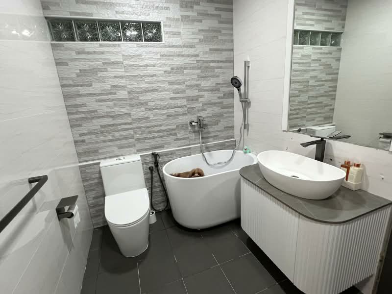 Botanic Gardens Mansion, 2 Taman Serasi, 3 Bedrooms, 1,755 sqft, Apartment For Rent, by Ivy Ng, 500232228 - Bathroom - PropertyGuru.com.sg