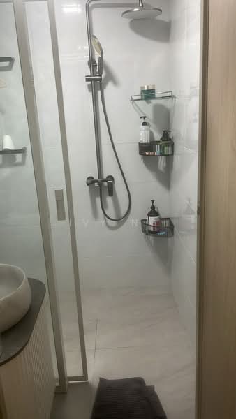 Botanic Gardens Mansion, 2 Taman Serasi, 3 Bedrooms, 1,755 sqft, Apartment For Rent, by Ivy Ng, 500232228 - Bathroom - PropertyGuru.com.sg