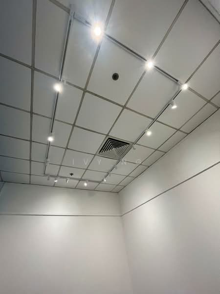 High Street Centre, 1 North Bridge Road, 680 sqft, Mall Shop For Rent, by Ivy Ng, 500232250 - Interior - CommercialGuru.com.sg