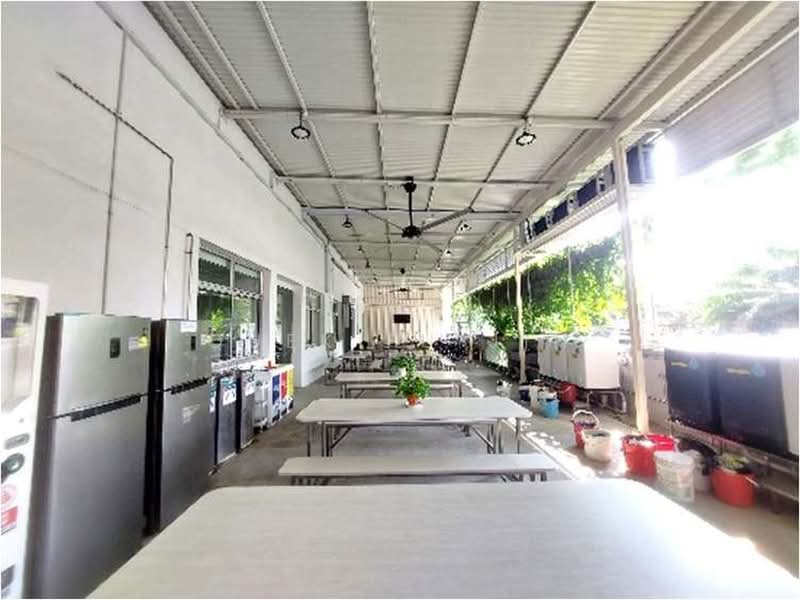 Large Adjoining B2 Factory For Sale in Woodlands, Woodlands Industrial Park E1, 26,736 sqft, Factory / Workshop (B2) For Sale, by Quek Fu Jin, 500232251 - Pantry - CommercialGuru.com.sg