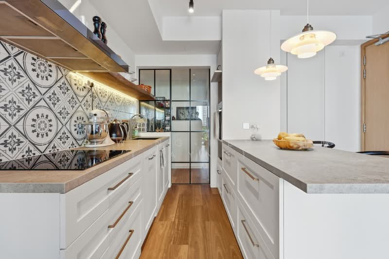 Waterview, 89 Tampines Avenue 1, 2 Bedrooms, 786 sqft, Condominium For Sale, by Thoo Weng Heng 杜咏恒 (Wayne), 500232256 - Galley Kitchen with Peninsula Seatings - PropertyGuru.com.sg