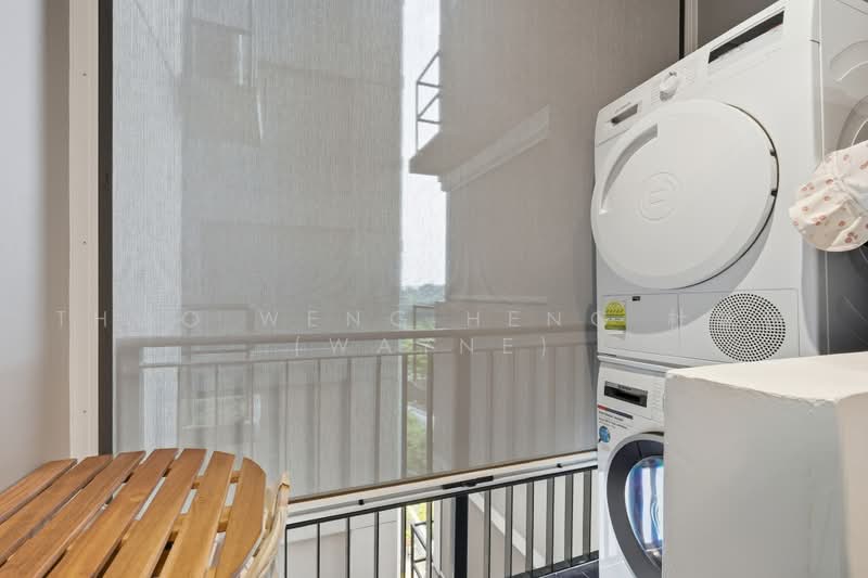Waterview, 89 Tampines Avenue 1, 2 Bedrooms, 786 sqft, Condominium For Sale, by Thoo Weng Heng 杜咏恒 (Wayne), 500232256 - Drying Ledge with En-closable Ziptrak - PropertyGuru.com.sg