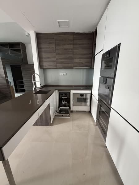 The Scotts Tower, 38 Scotts Road, 1 Bedroom, 646 sqft, Condominium For Rent, by Jeremy Tan, 500232257 - Kitchen - PropertyGuru.com.sg