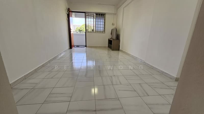 535 Bedok North Street 3, 535 Bedok North Street 3, 1 Bedroom, 484 sqft, HDB Flat For Sale, by Peter Wong, 500232264 - Living Room - PropertyGuru.com.sg