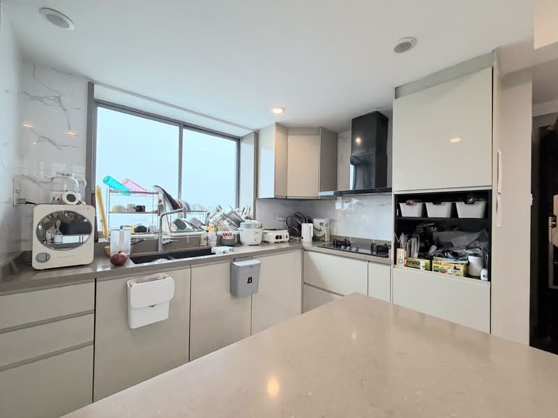 Lakeholmz, 82 Corporation Road, 5 Bedrooms, 2,454 sqft, Condominium For Sale, by Pristine Lim, 500232265 - Kitchen - PropertyGuru.com.sg