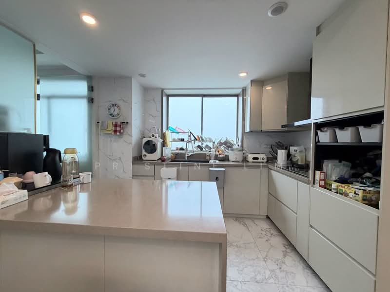 Lakeholmz, 82 Corporation Road, 5 Bedrooms, 2,454 sqft, Condominium For Sale, by Pristine Lim, 500232265 - Kitchen - PropertyGuru.com.sg