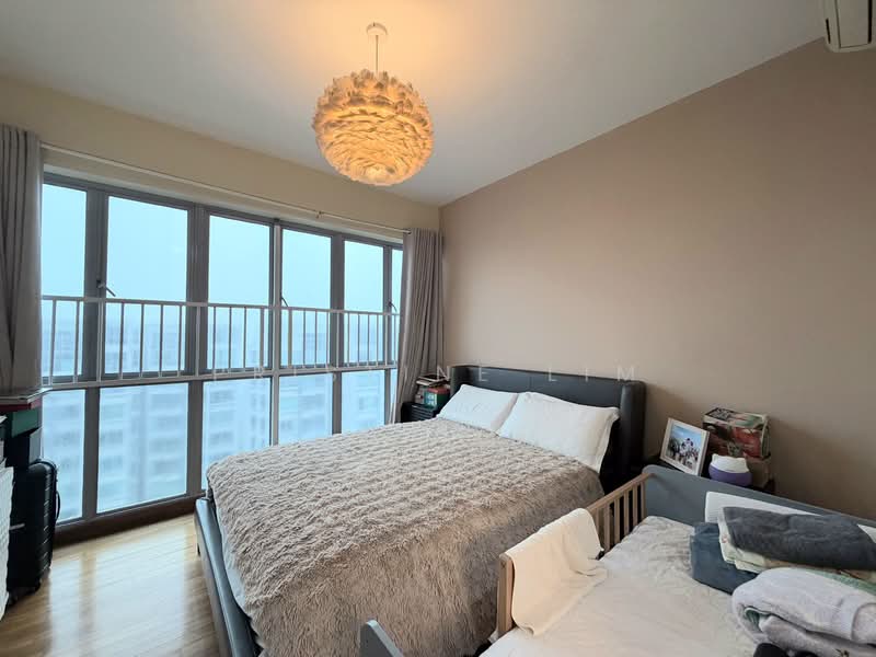 Lakeholmz, 82 Corporation Road, 5 Bedrooms, 2,454 sqft, Condominium For Sale, by Pristine Lim, 500232265 - Bedroom - PropertyGuru.com.sg