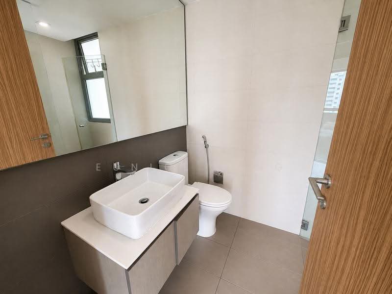 FLO Residence, Punggol Field Walk, Hougang / Punggol / Sengkang, 3 Bedrooms, 926 sqft, Condominium For Rent, by Eunice Wong, 500232270 - Bathroom - PropertyGuru.com.sg