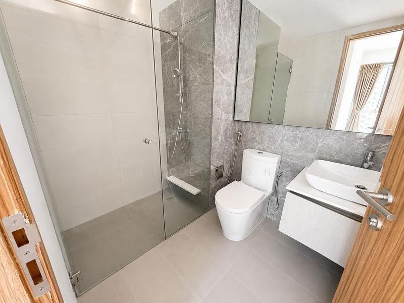 FLO Residence, Punggol Field Walk, Hougang / Punggol / Sengkang, 3 Bedrooms, 926 sqft, Condominium For Rent, by Eunice Wong, 500232270 - Bathroom - PropertyGuru.com.sg