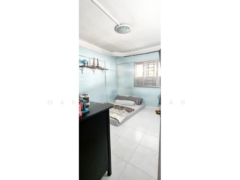 104 Bedok North Avenue 4, 104 Bedok North Avenue 4, 2 Bedrooms, 720 sqft, HDB Flat For Sale, by Mardina Johan, 500232285 - Bedroom - PropertyGuru.com.sg