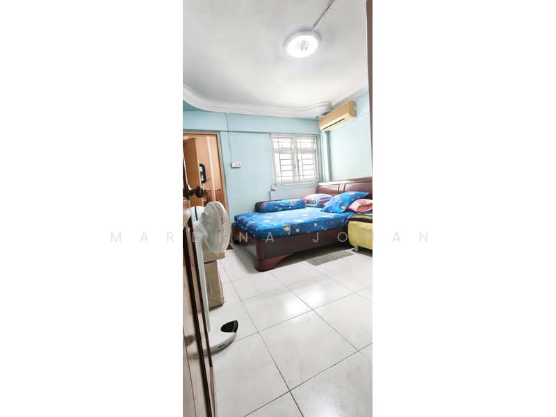 104 Bedok North Avenue 4, 104 Bedok North Avenue 4, 2 Bedrooms, 720 sqft, HDB Flat For Sale, by Mardina Johan, 500232285 - Bedroom - PropertyGuru.com.sg