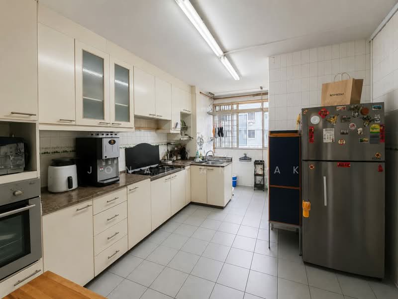 873 Tampines Street 84, 873 Tampines Street 84, 3 Bedrooms, 1,119 sqft, HDB Flat For Sale, by Jonathan Mak, 500232286 - Kitchen - PropertyGuru.com.sg