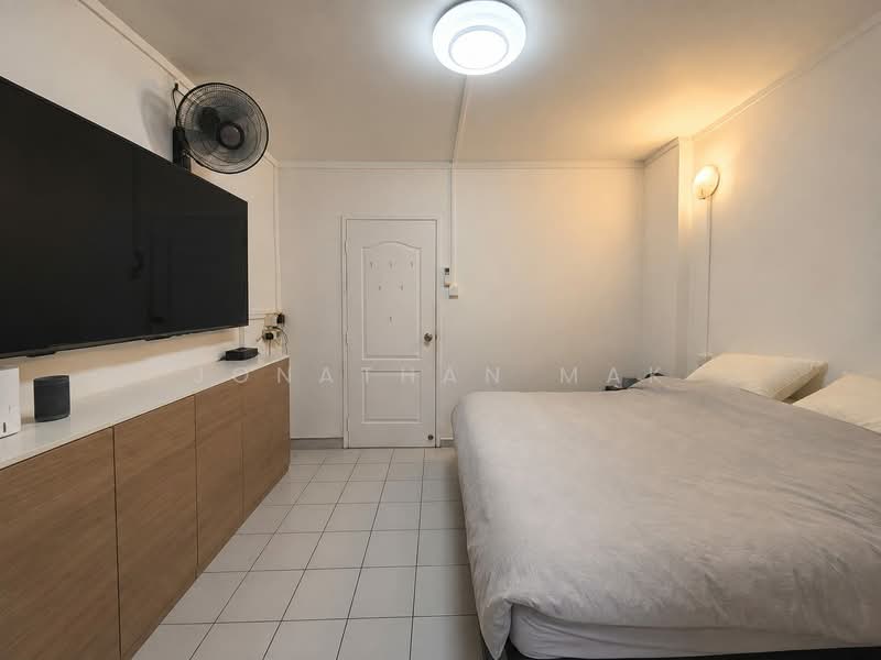 873 Tampines Street 84, 873 Tampines Street 84, 3 Bedrooms, 1,119 sqft, HDB Flat For Sale, by Jonathan Mak, 500232286 - Master Bedroom - PropertyGuru.com.sg
