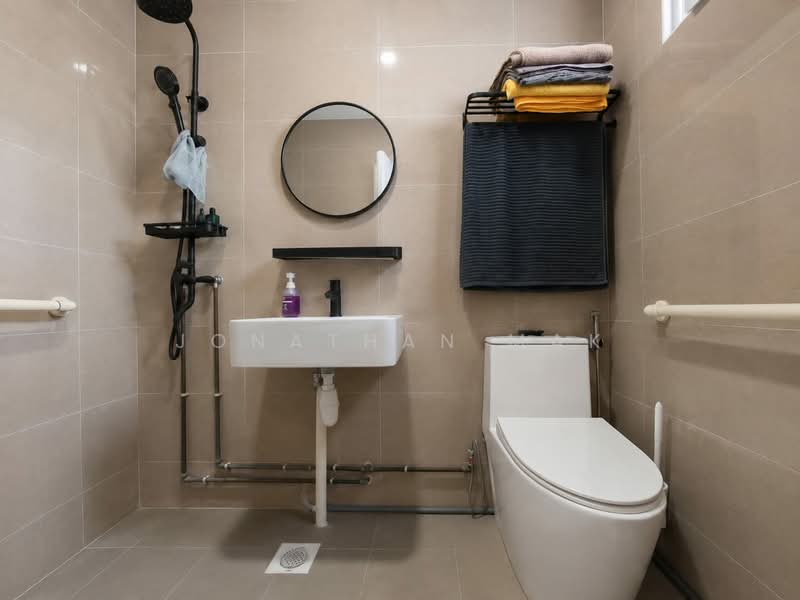 873 Tampines Street 84, 873 Tampines Street 84, 3 Bedrooms, 1,119 sqft, HDB Flat For Sale, by Jonathan Mak, 500232286 - Master Bathroom - PropertyGuru.com.sg