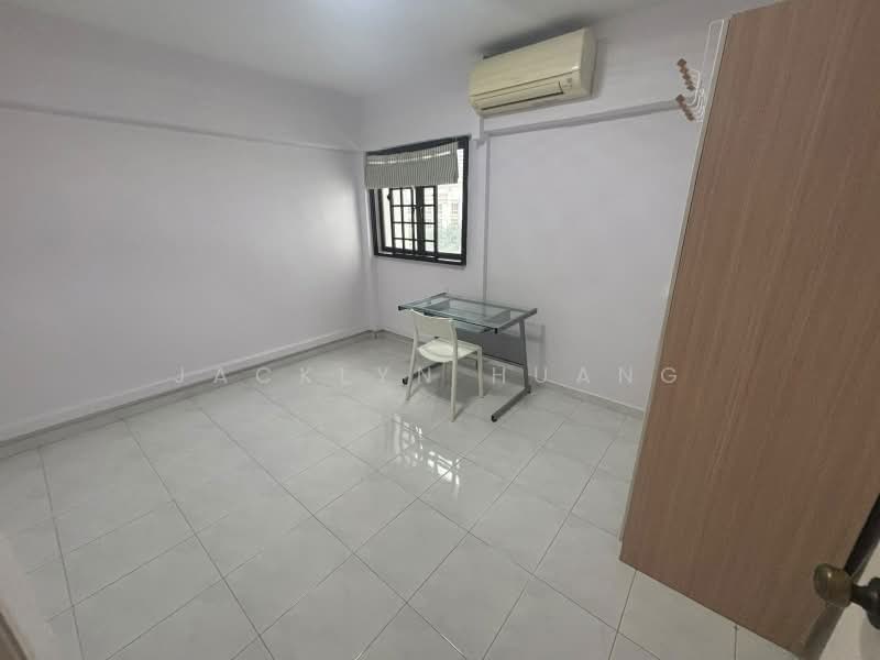 10 Gloucester Road, 10 Gloucester Road, Room Rental, 200 sqft, HDB Flat For Rent, by Jacklyn Huang, 500232290 - Study - PropertyGuru.com.sg