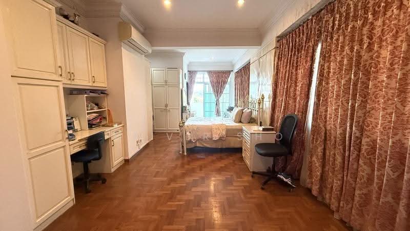 Eastwood Park, Eastwood Green, Bedok / Upper East Coast, 6 Bedrooms, 4,600 sqft, Corner Terrace For Sale, by Oliver Sho, 500232295 - Bedroom - PropertyGuru.com.sg
