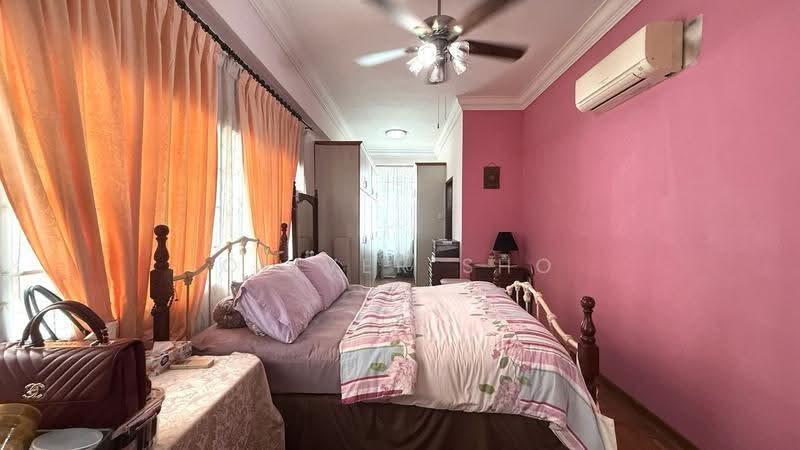 Eastwood Park, Eastwood Green, Bedok / Upper East Coast, 6 Bedrooms, 4,600 sqft, Corner Terrace For Sale, by Oliver Sho, 500232295 - Bedroom - PropertyGuru.com.sg