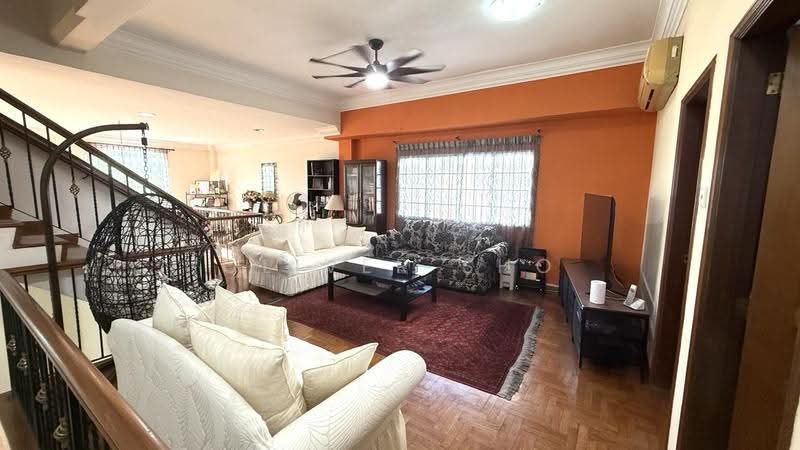 Eastwood Park, Eastwood Green, Bedok / Upper East Coast, 6 Bedrooms, 4,600 sqft, Corner Terrace For Sale, by Oliver Sho, 500232295 - Living Room - PropertyGuru.com.sg