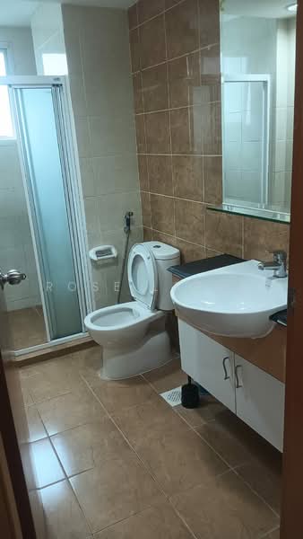 Lilydale, 550 Yishun Ave 6, 3 Bedrooms, 1,227 sqft, Condominium For Rent, by Rose Latha, 500232312 - Bathroom - PropertyGuru.com.sg